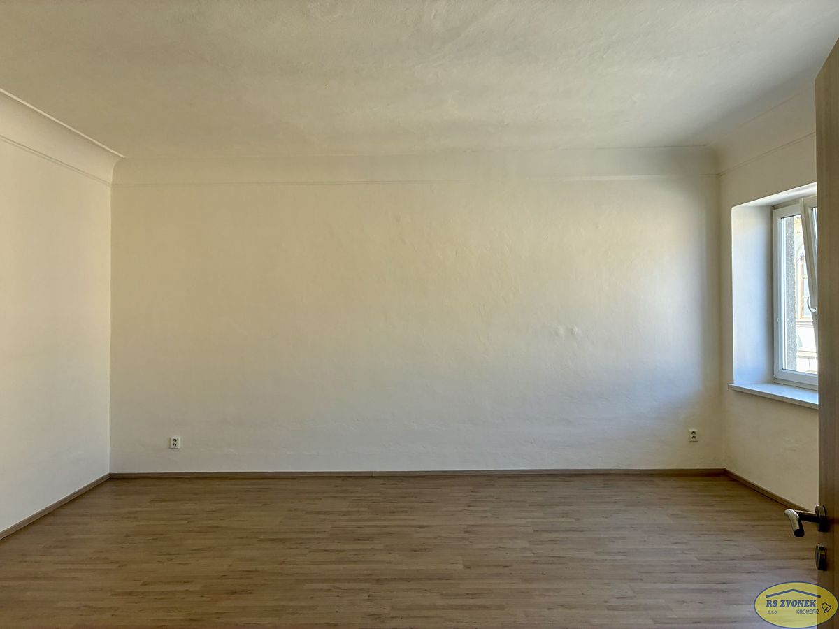 Pronájem bytu 2+kk 63 m² – fotografie 3