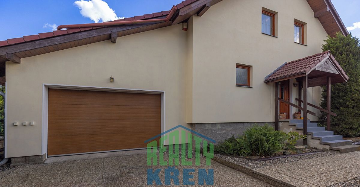 Prodej rodinného domu 172 m², pozemek 1110 m² – fotografie 3
