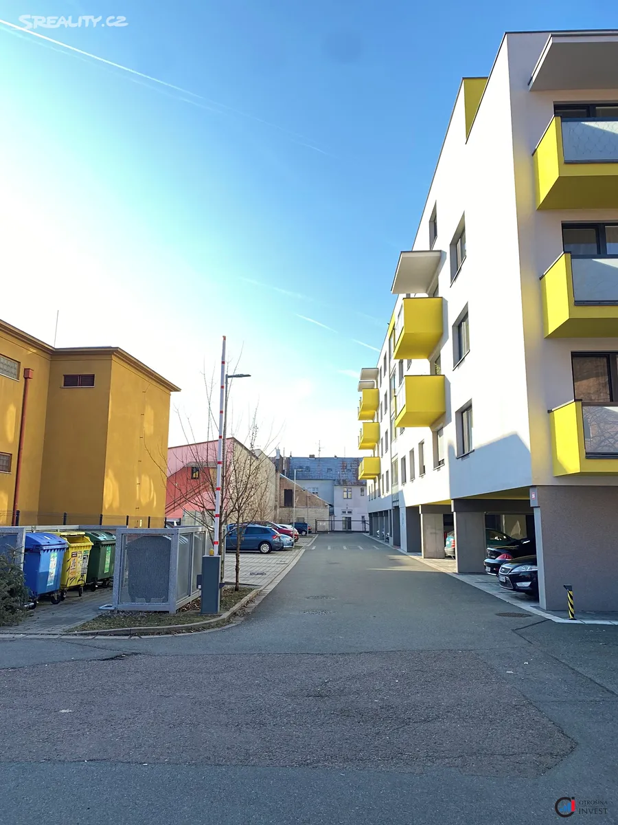 Pronájem garážového stání 16 m², Pardubice