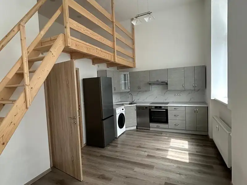 Pronájem bytu 1+kk 30 m², Teplice – náhled fotky 3