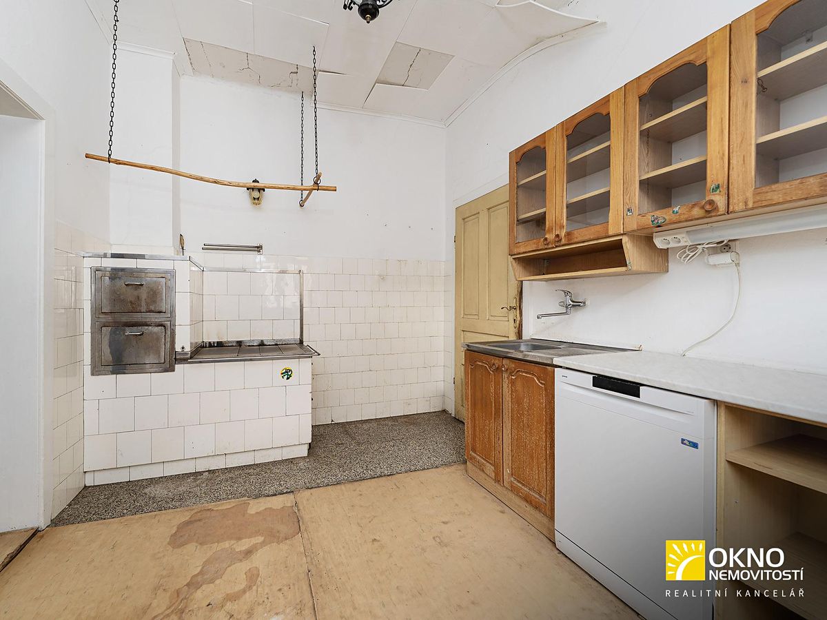 Prodej rodinného domu 200 m², pozemek 409 m² – fotografie 2