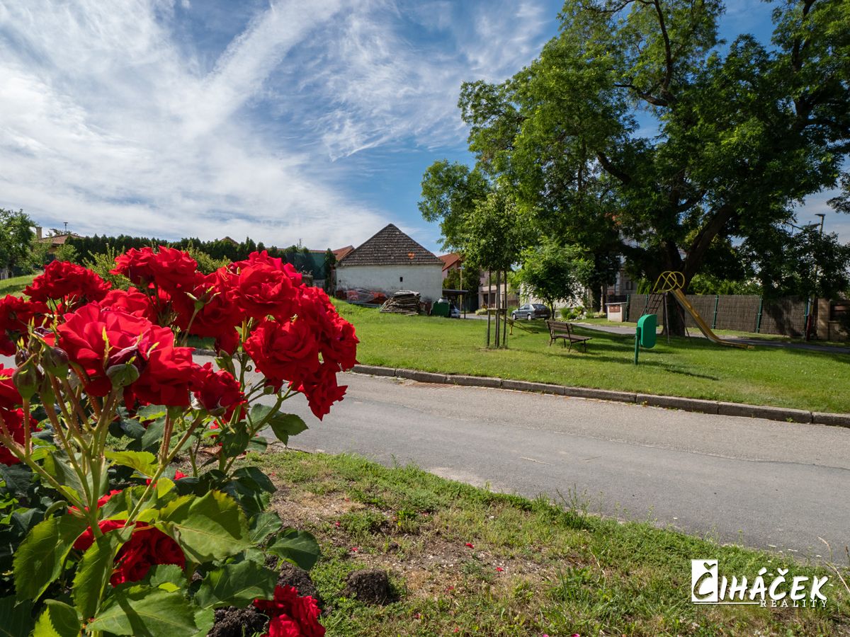 Prodej stavebního pozemku 406 m² – fotografie 3