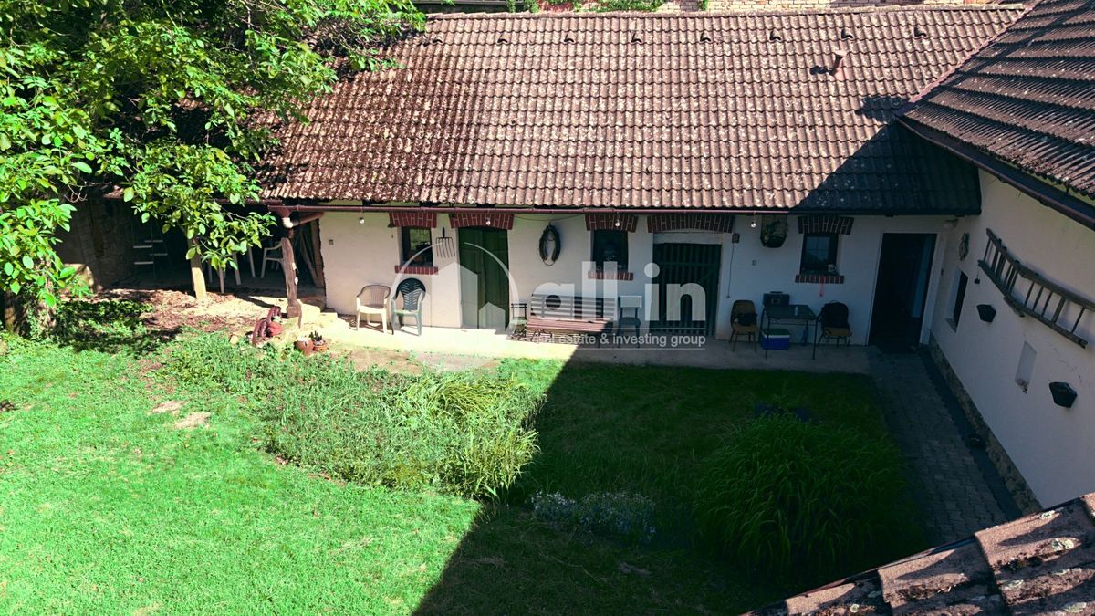 Prodej rodinného domu 217 m², pozemek 1239 m² – fotografie 3
