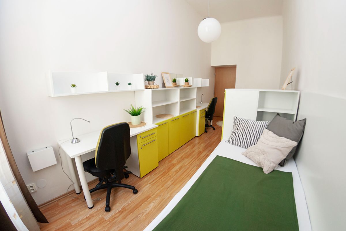 Pronájem bytu pokoje 75 m² – fotografie 2