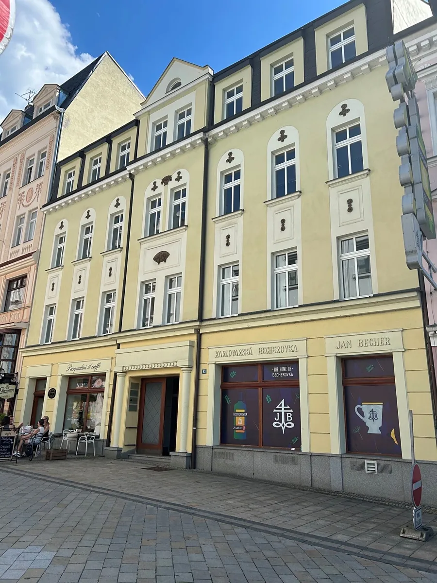 Pronájem kanceláře 174 m²