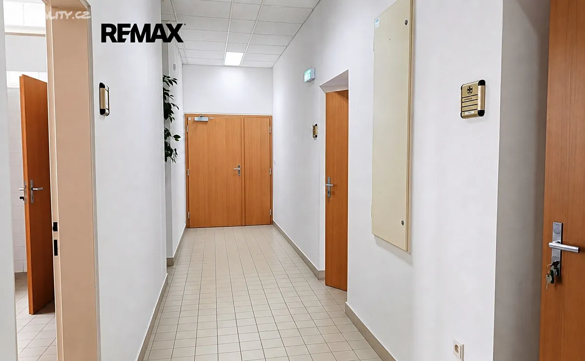Pronájem kanceláře 22 m² – další