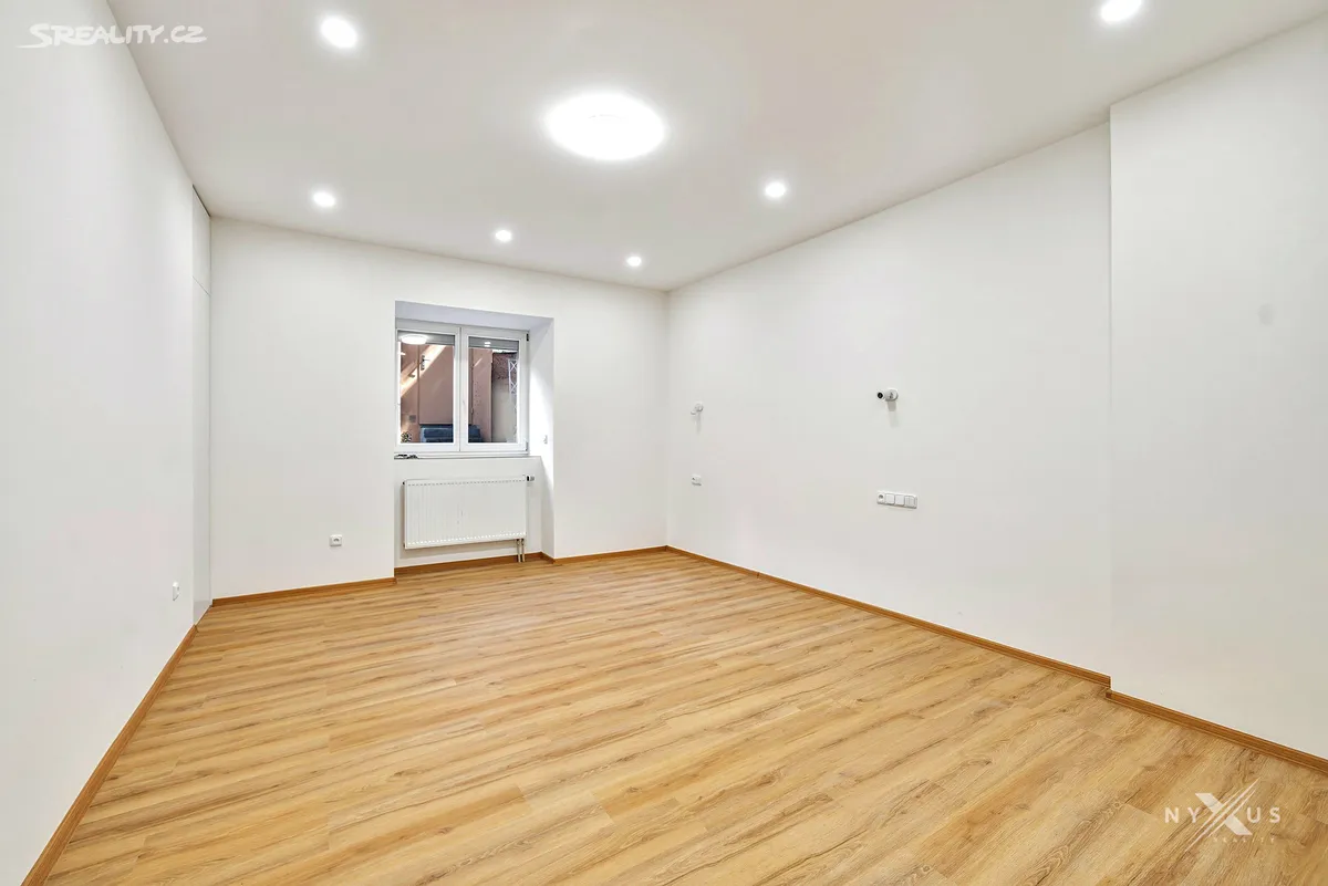 Prodej bytu 2+kk 61 m² – pohled 2