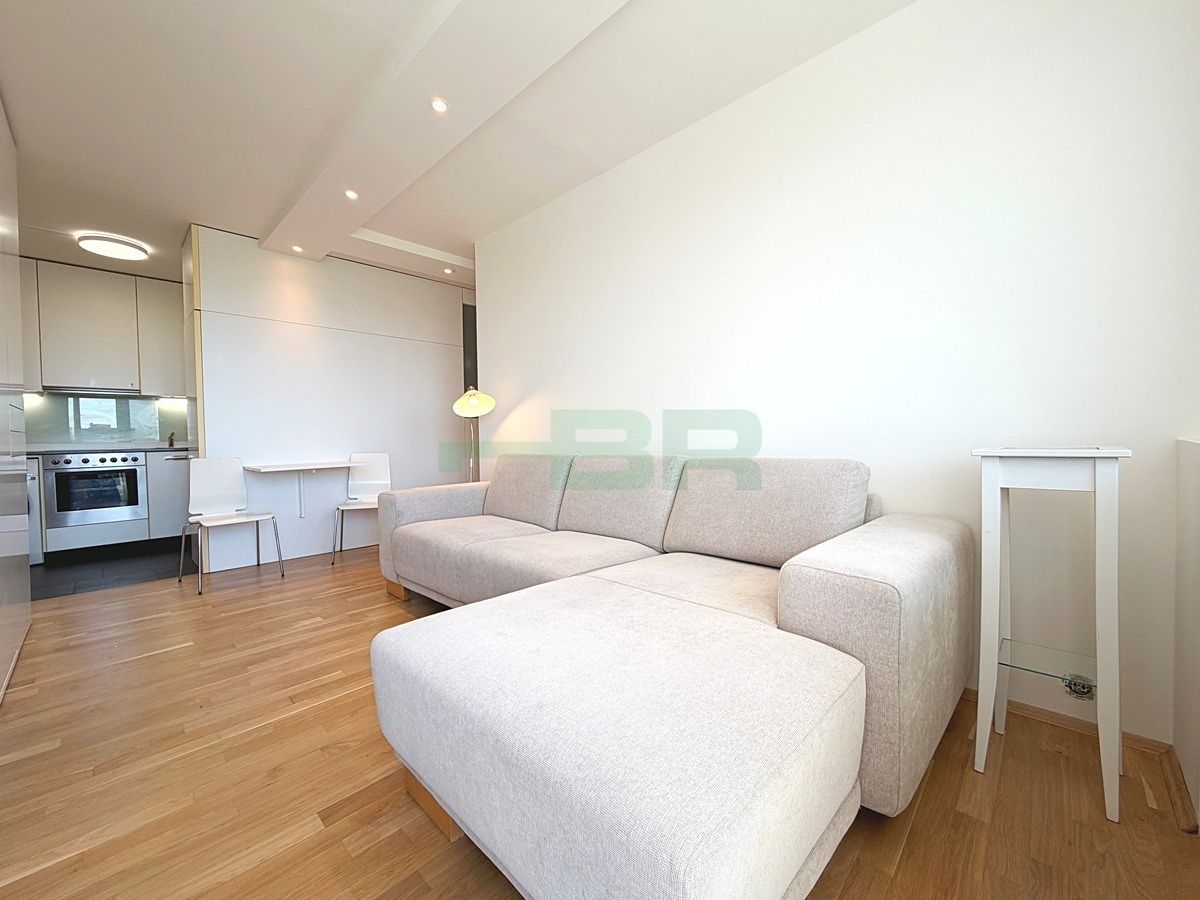Pronájem bytu 2+kk 48 m²