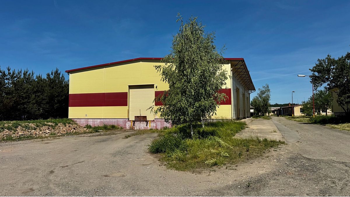 Prodej výrobní haly, prostoru 983 m² – fotografie 3