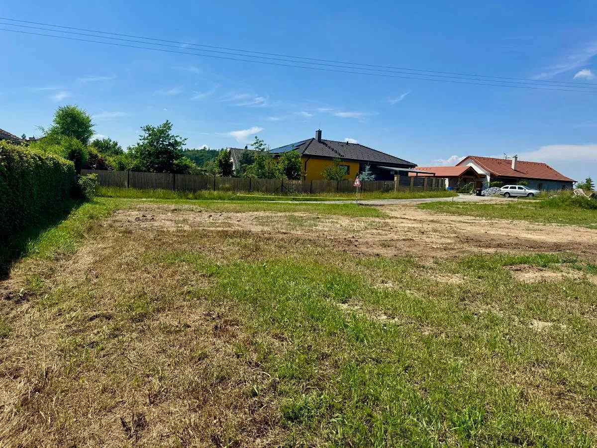 Prodej stavebního pozemku 1052 m²