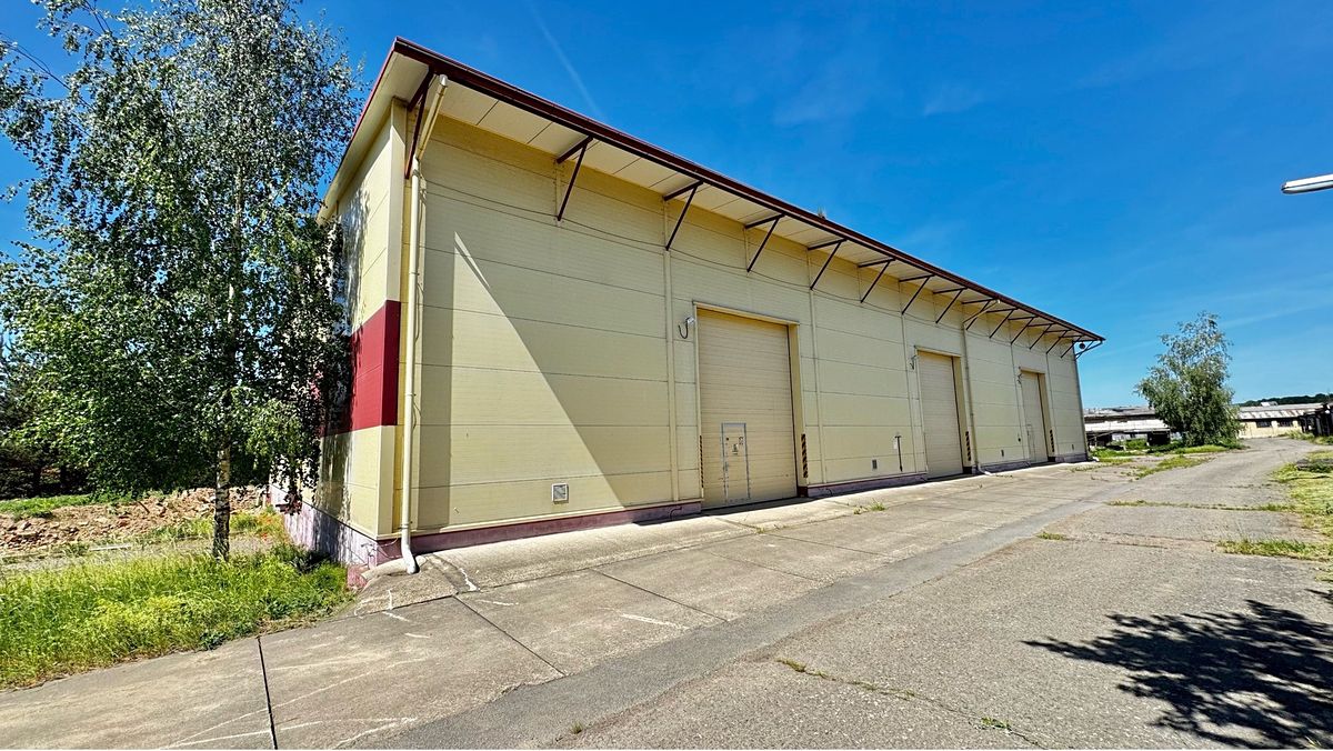 Prodej skladového prostoru 983 m² – fotografie 2