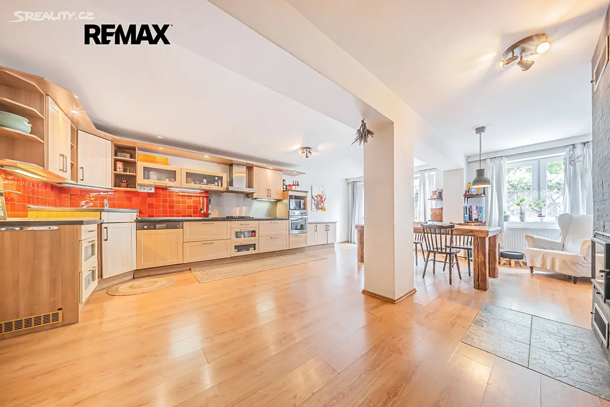 Prodej rodinného domu 190 m², pozemek 598 m² – pohled 5