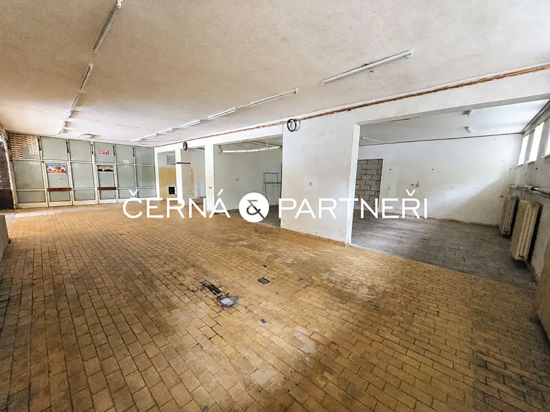 Pronájem obchodního prostoru 319 m², Dubí – náhled fotky 3