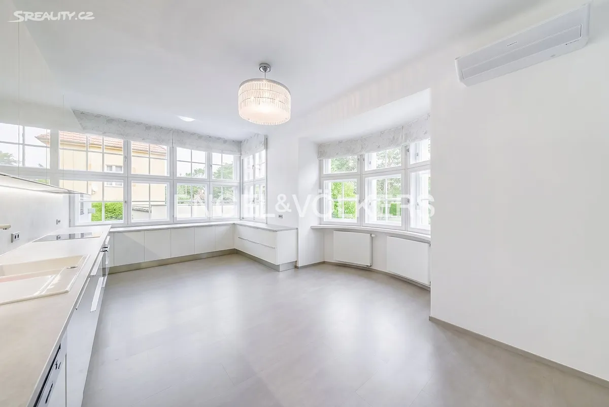 Prodej vily 434 m², pozemek 633 m² – pohled 4
