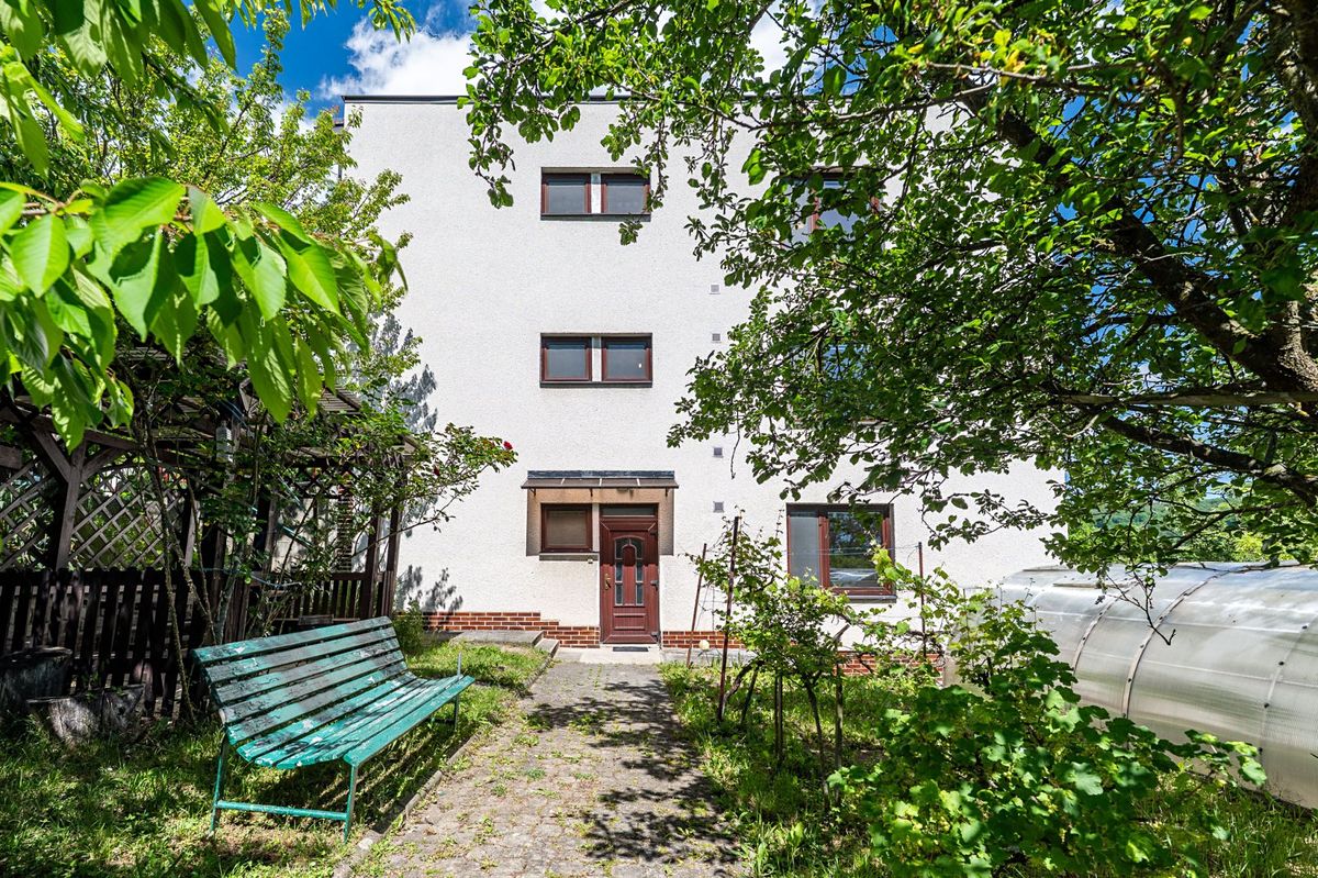 Prodej vily 366 m², pozemek 613 m² – fotografie 3