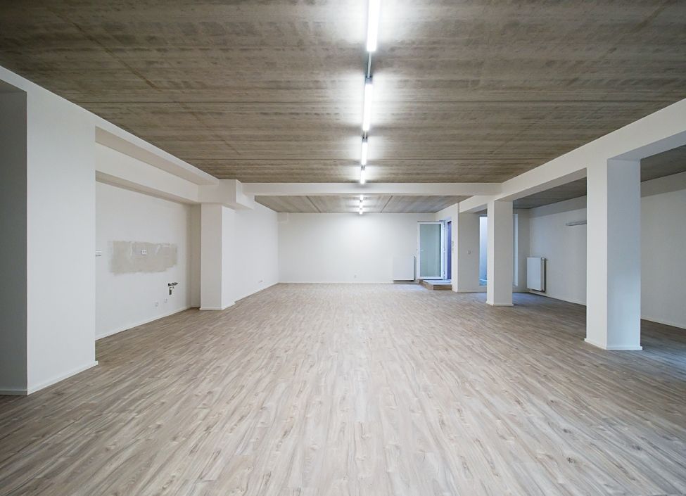 Pronájem kanceláře 130 m² – fotografie 2