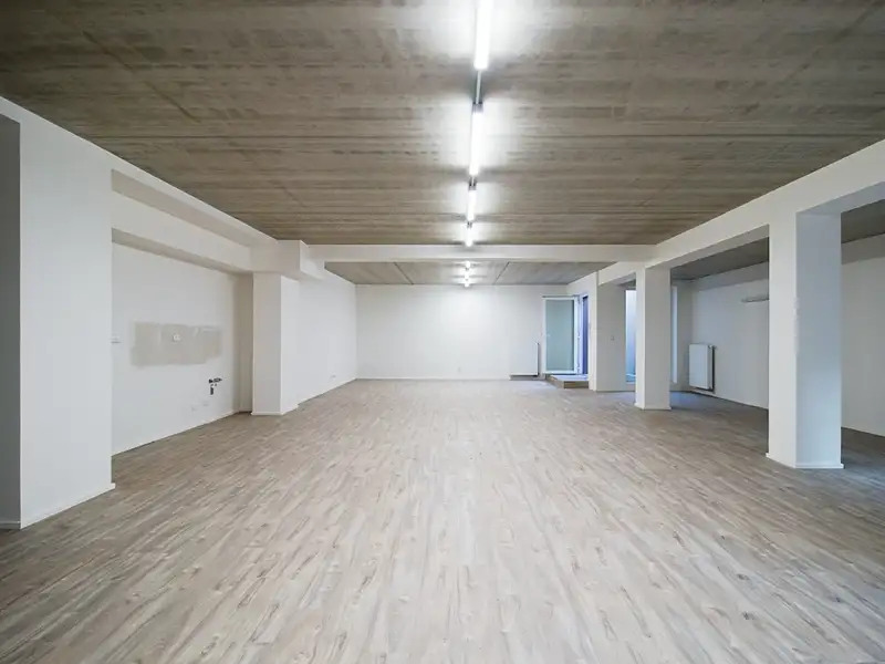 Pronájem kanceláře 130 m², Praha – náhled fotky 2