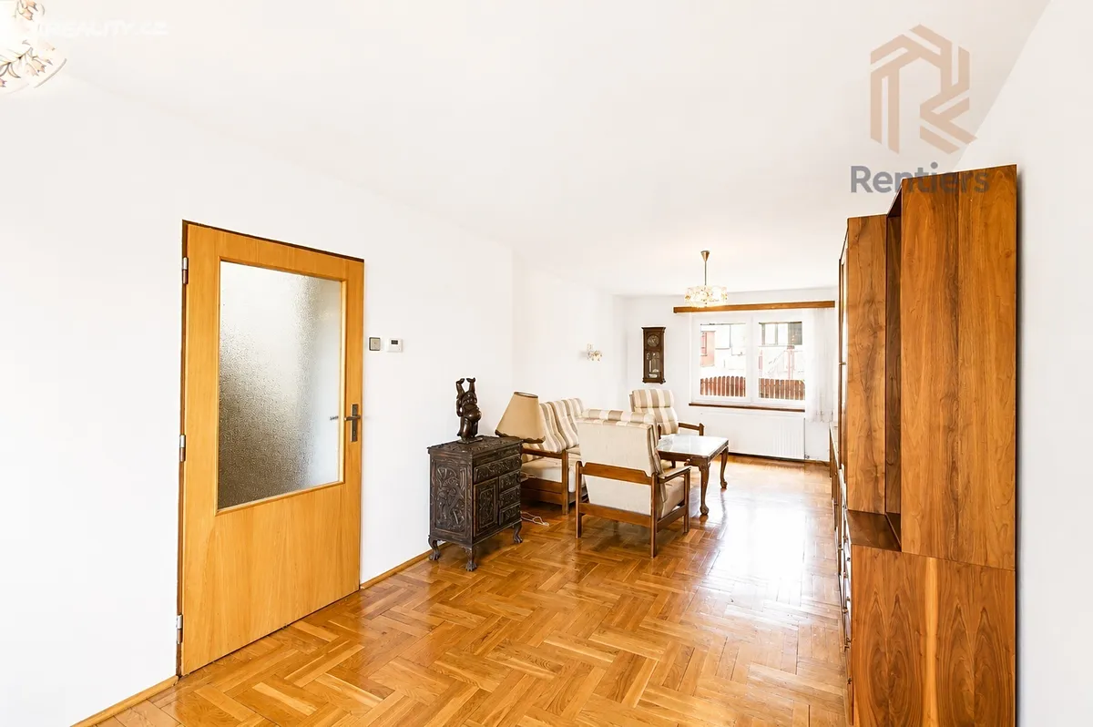 Prodej rodinného domu 256 m², pozemek 287 m² – pohled 5