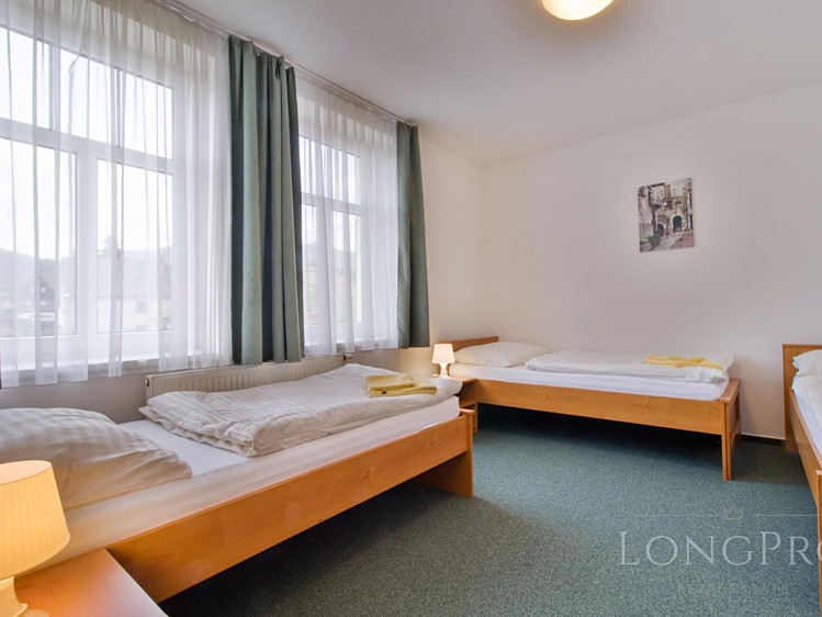 Prodej komerčního prostoru, 995 m² (22 z 24)
