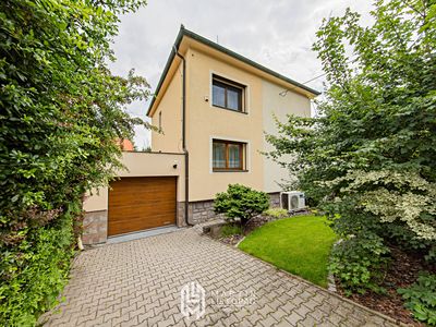 Prodej rodinného domu 250 m², pozemek 684 m²