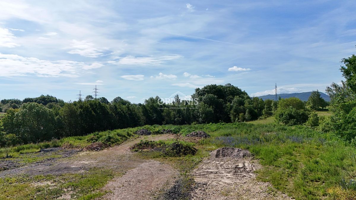 Prodej komerčního pozemku 5674 m² – fotografie 4