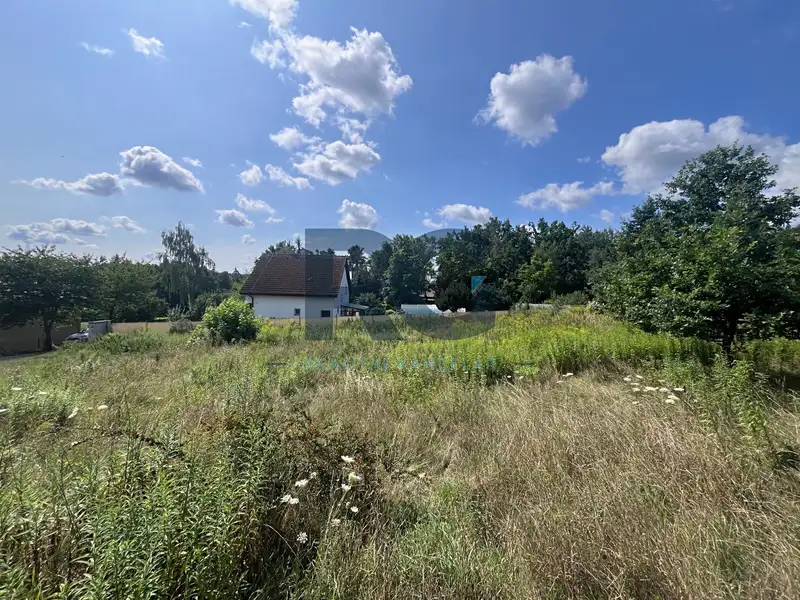 Prodej stavebního pozemku 1028 m², Kestřany – náhled fotky 1