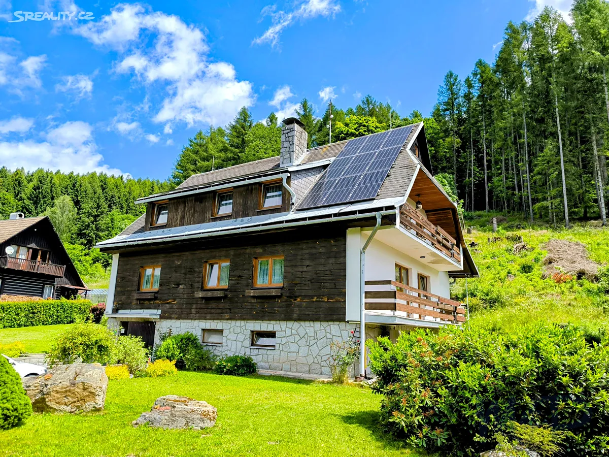 Prodej rodinného domu 220 m², pozemek 2343 m² – další