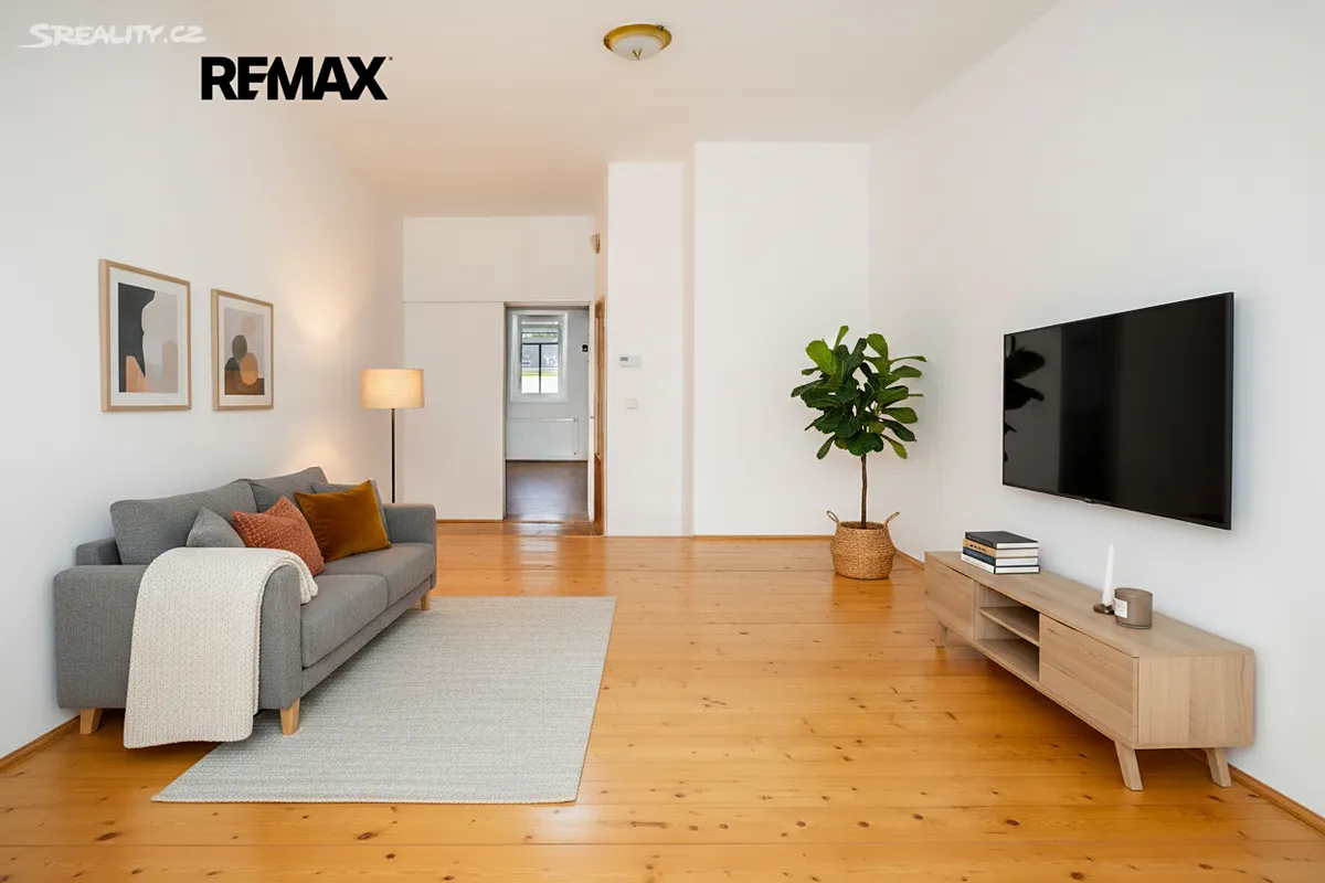 Pronájem bytu 2+kk 53 m² – pohled 2