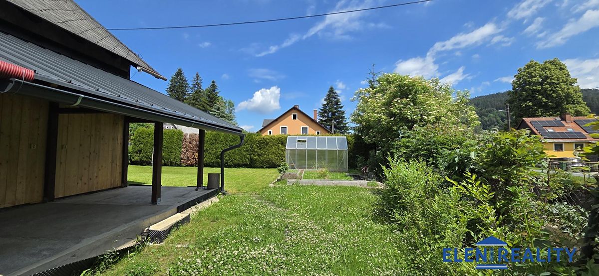 Prodej rodinného domu 228 m², pozemek 785 m² – fotografie 4
