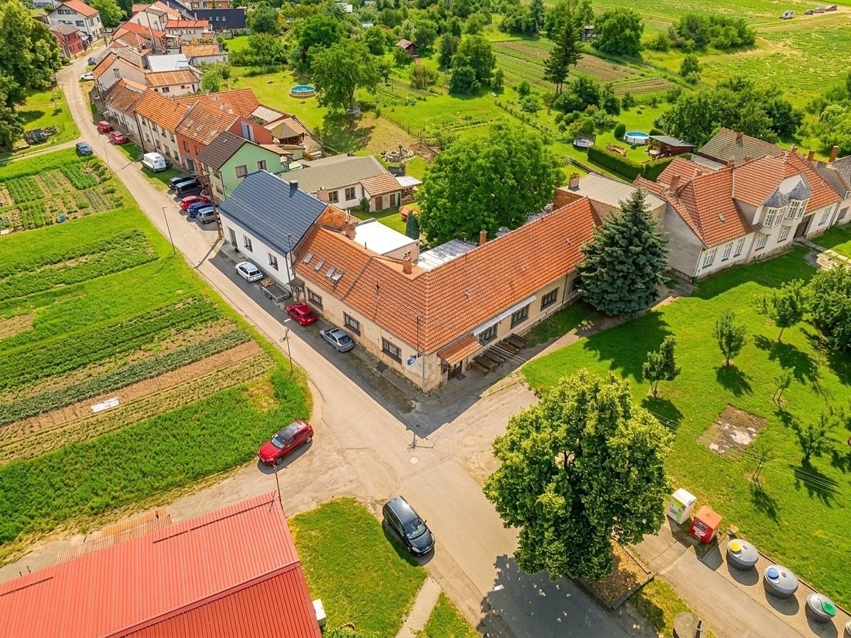 Prodej komerční nemovitosti 750 m² – fotografie 2