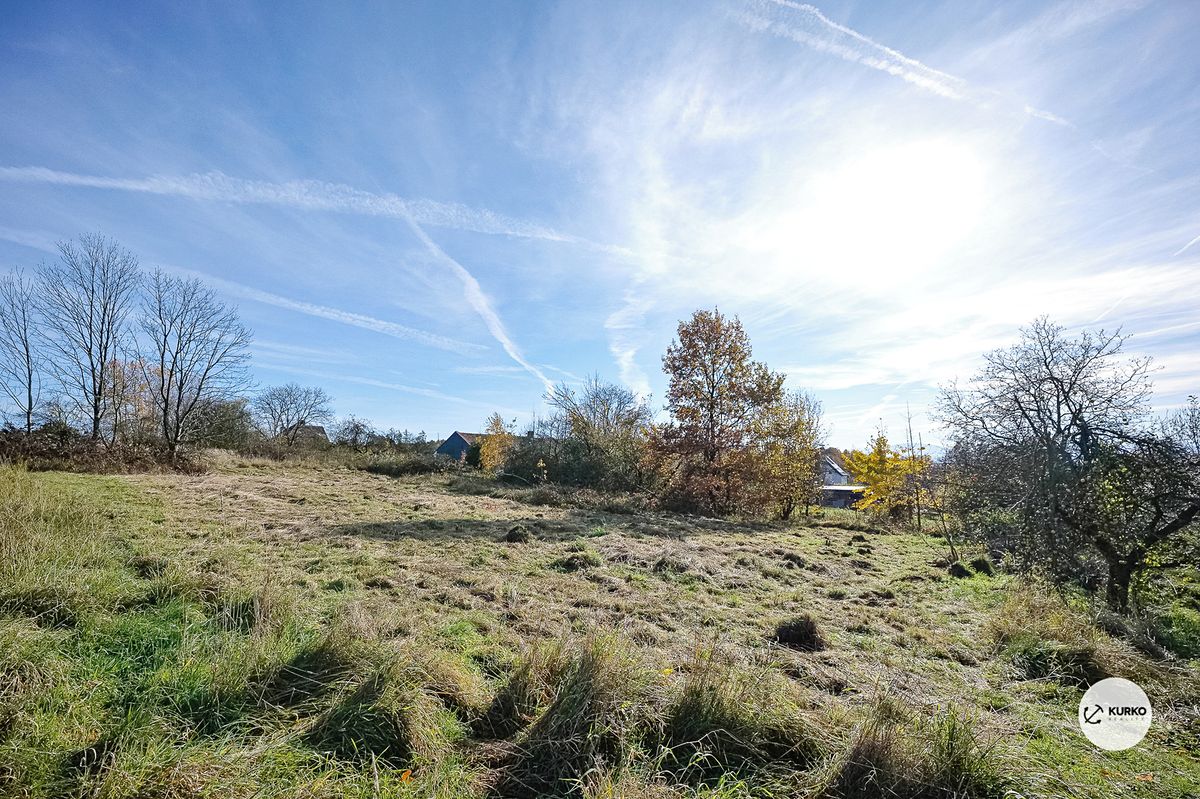 Prodej stavebního pozemku 1071 m² – fotografie 3