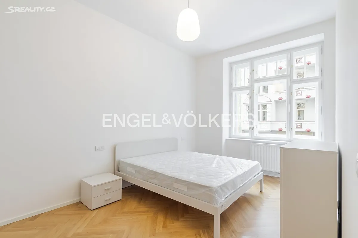 Pronájem bytu 2+kk 47 m² – pohled 4