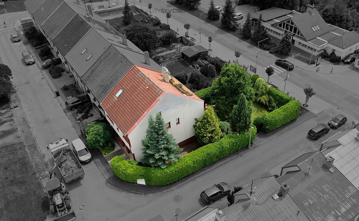 Prodej rodinného domu 338 m², pozemek 404 m² – fotografie 3