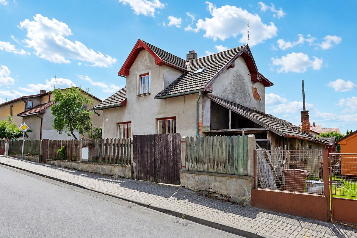 Prodej rodinného domu 140 m², pozemek 470 m² – fotografie 2