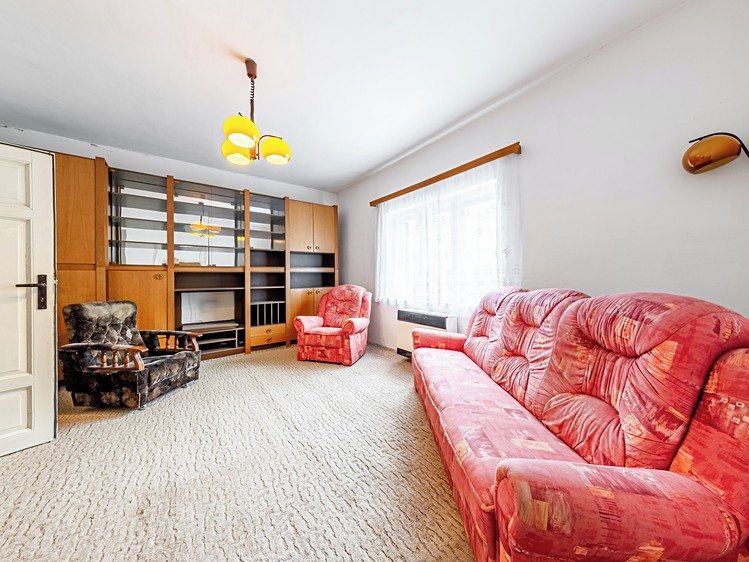 Haus zum Kauf, 240 m² (2 von 39)