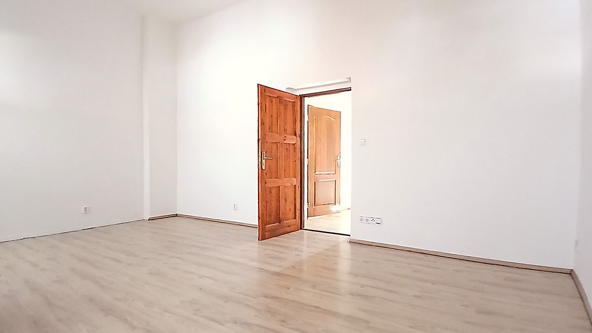 Pronájem bytu 1+1 39 m² – fotografie 2