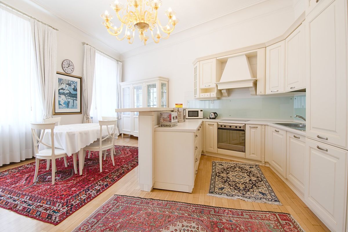Pronájem bytu 4+kk 122 m²