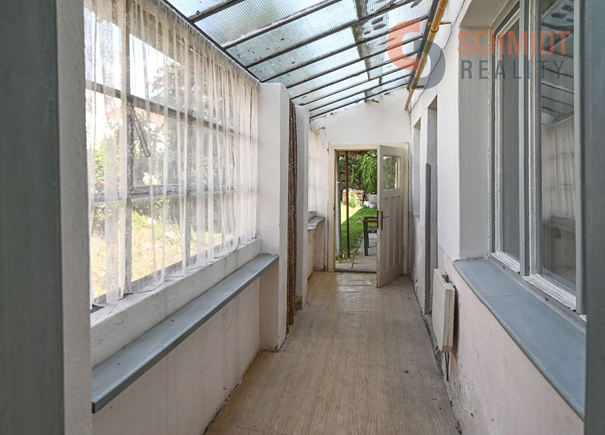 Prodej rodinného domu 280 m², pozemek 751 m² – fotografie 2