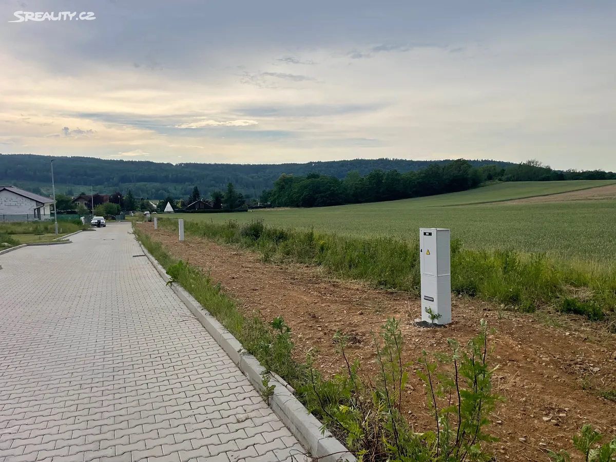 Prodej stavebního pozemku 810 m² - Widok 2