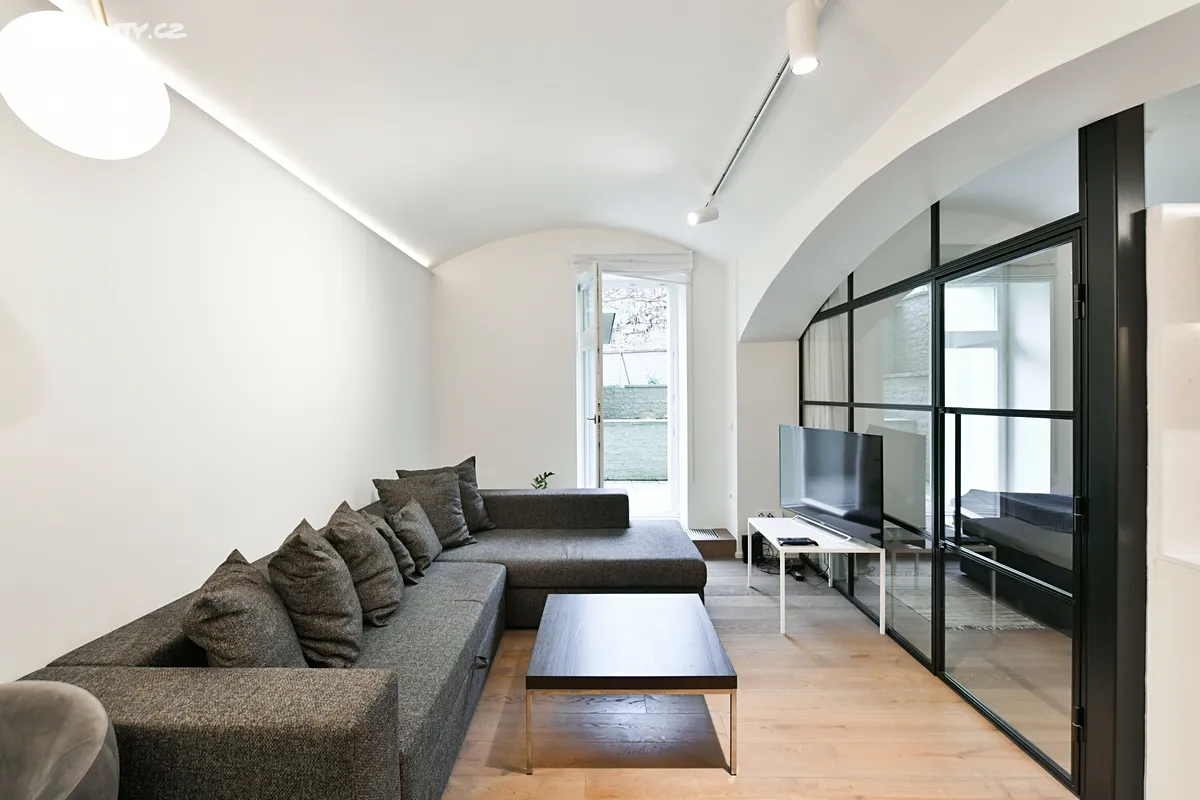 Pronájem bytu 2+kk 50 m² – pohled 3