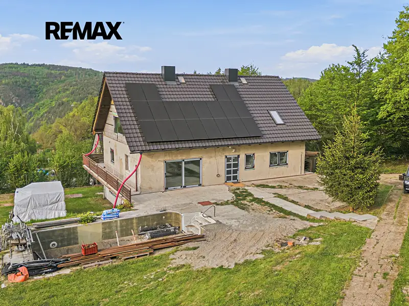 Prodej rodinného domu 385 m², pozemek 1449 m², Rabyně – náhled fotky 2