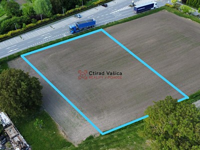 Prodej  komerčního pozemku 2 048 m²