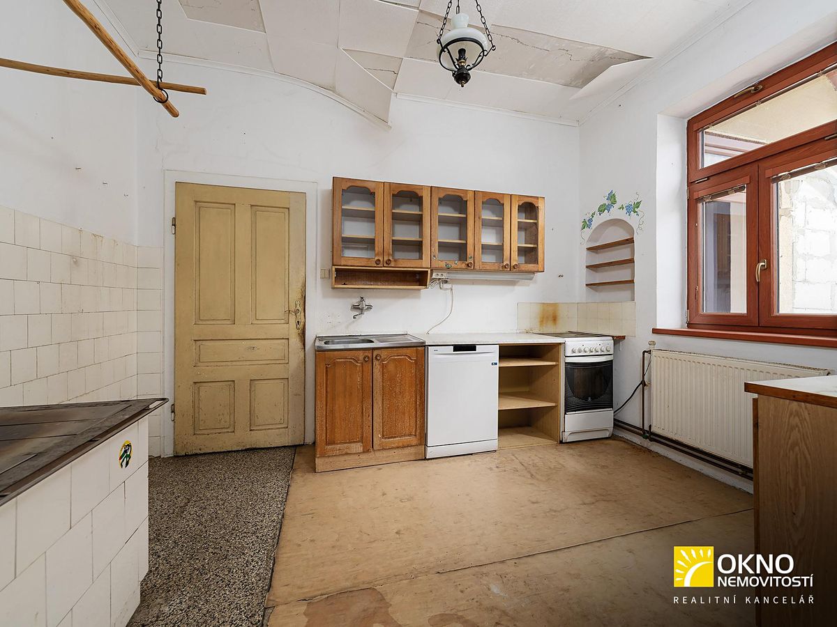 Prodej rodinného domu 200 m², pozemek 409 m² – fotografie 3