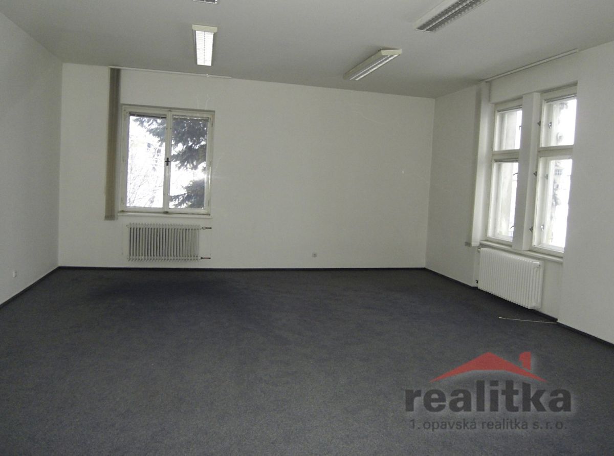 Pronájem kanceláře 220 m²