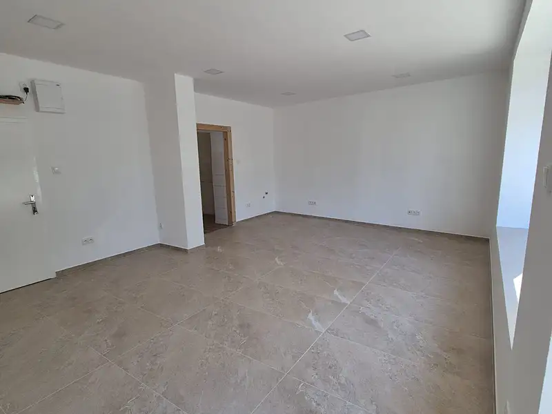 Pronájem obchodního prostoru 66 m², Přerov – náhled fotky 2