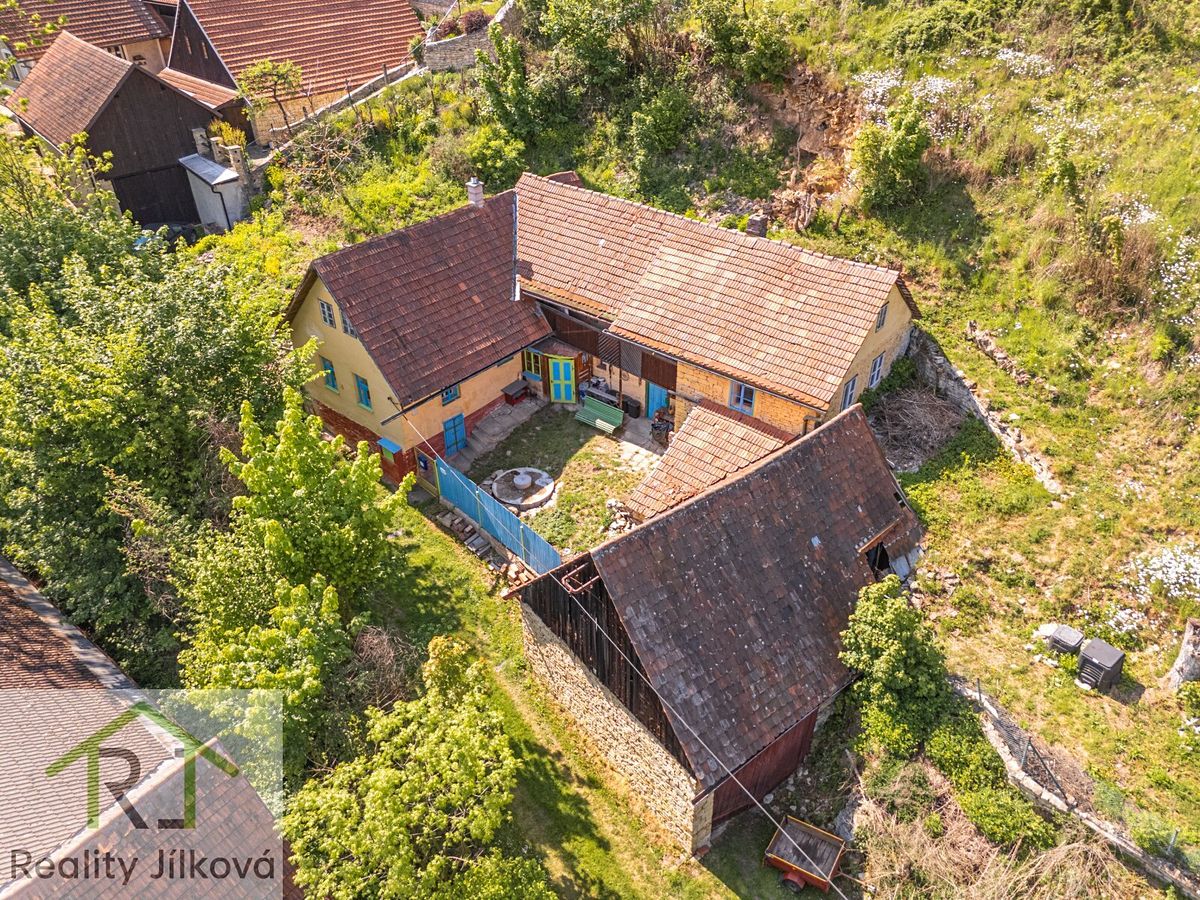 Prodej rodinného domu 40 m², pozemek 1581 m²