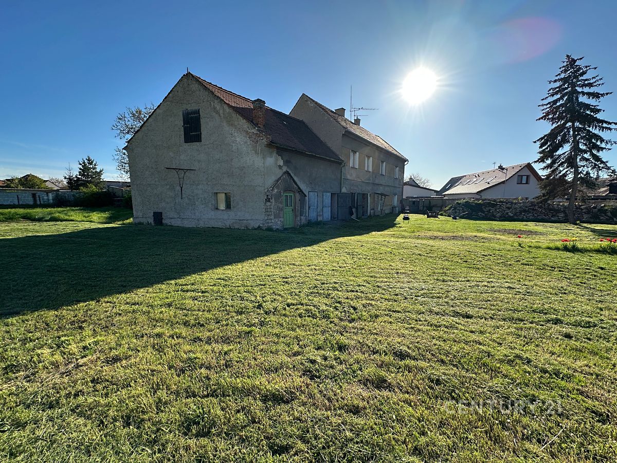 Prodej rodinného domu 238 m², pozemek 1002 m² – fotografie 3