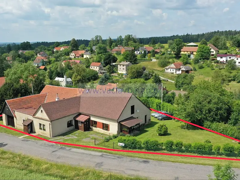 Prodej rodinného domu 378 m², pozemek 1656 m², Litomyšl – náhled fotky 1