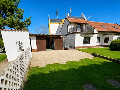 Prodej domu, 196 m² (2 z 28)