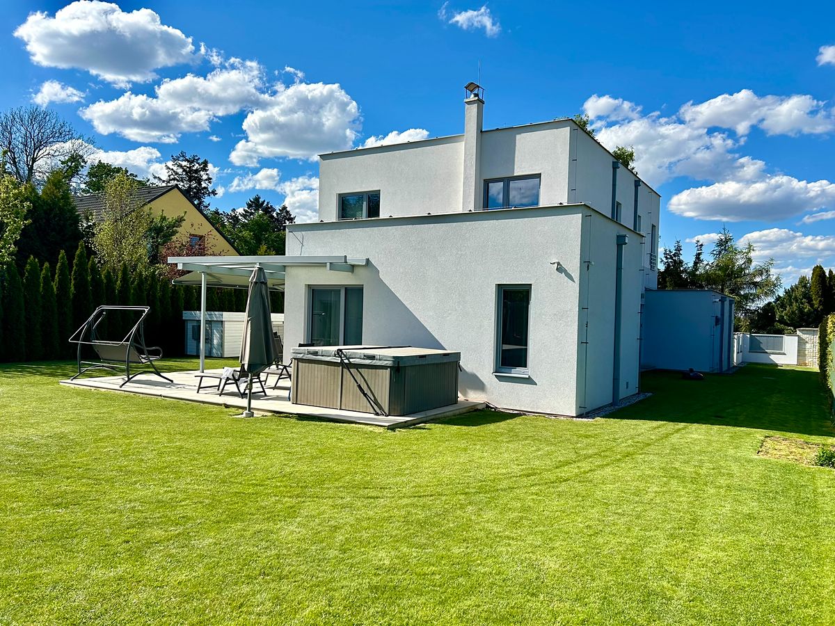 Prodej rodinného domu 217 m², pozemek 1004 m² – fotografie 4